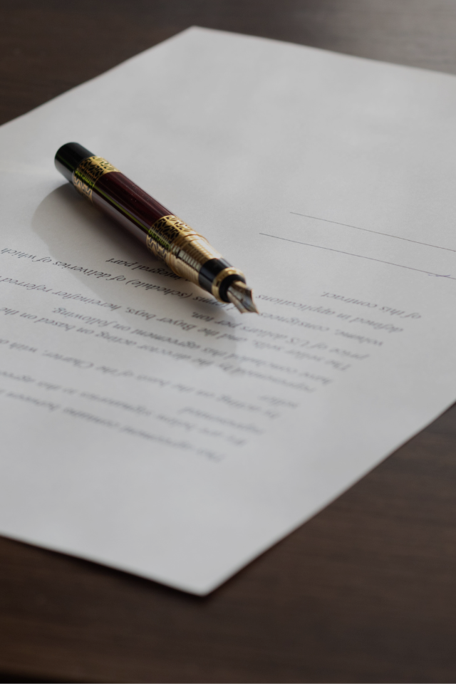 Elaboração e Revisão de Contratos Imobiliários